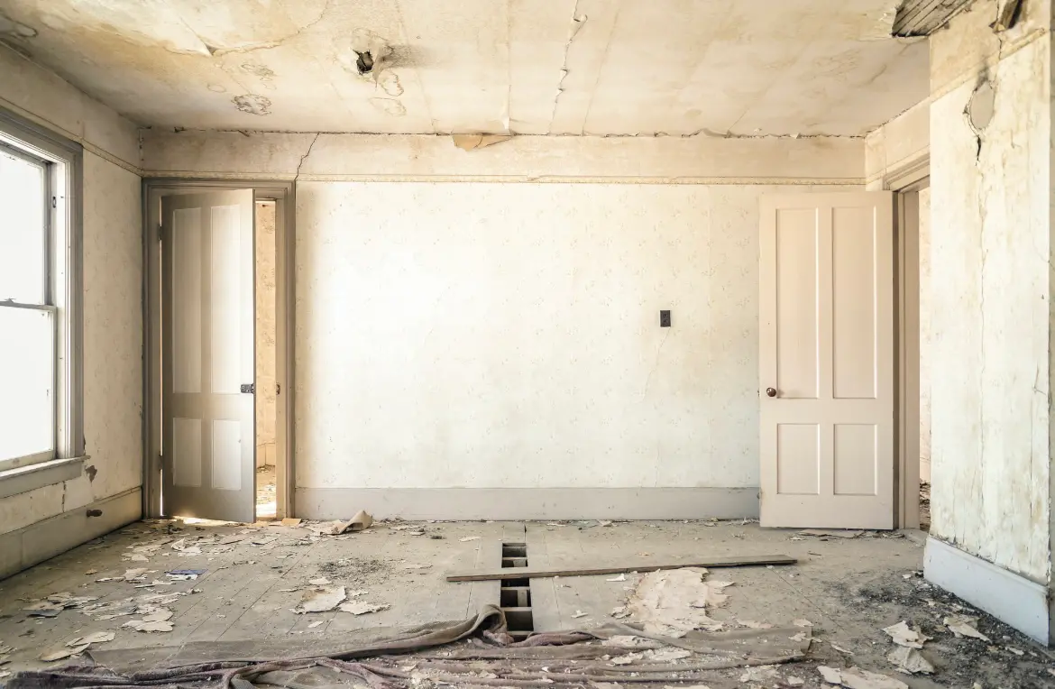 Waste disposal crew managing a cleanout project in Hazlehurst